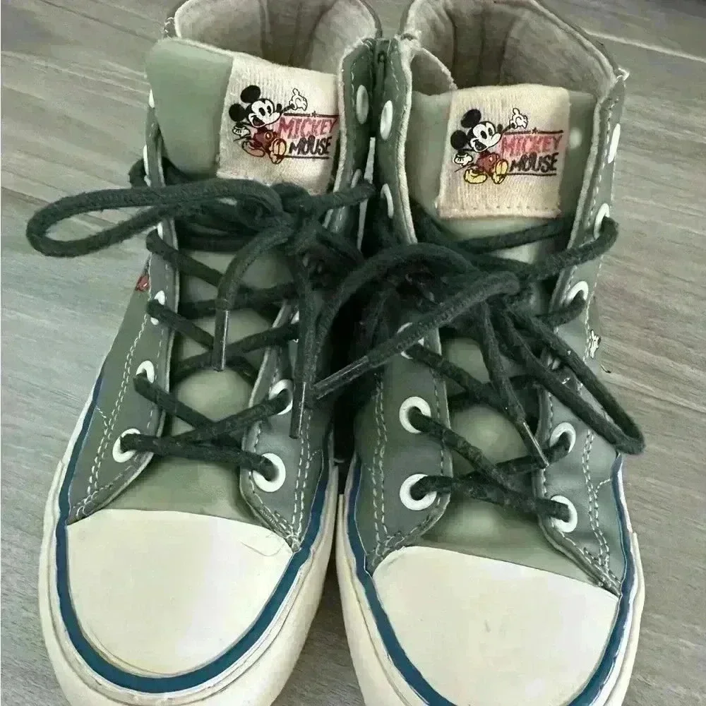 Disney X Zara Mickey Mouse and Friends Hi Top Sneakers size 31